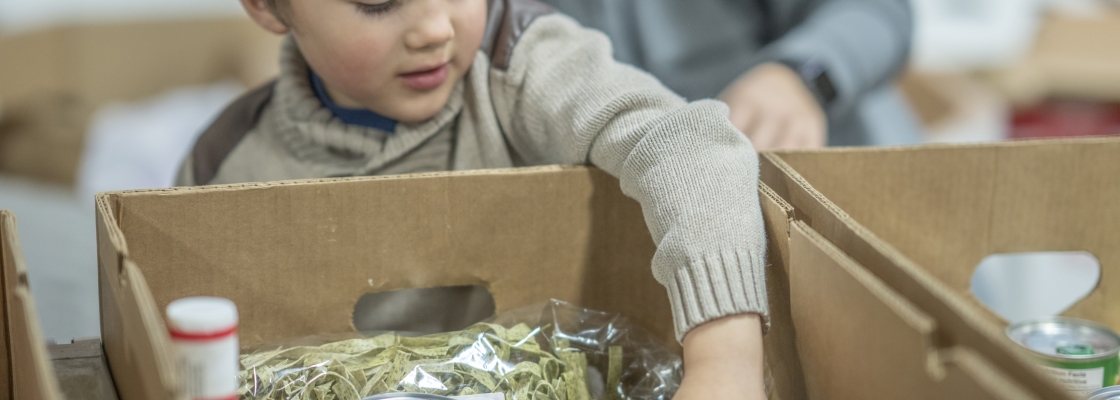 young volunteer food bank